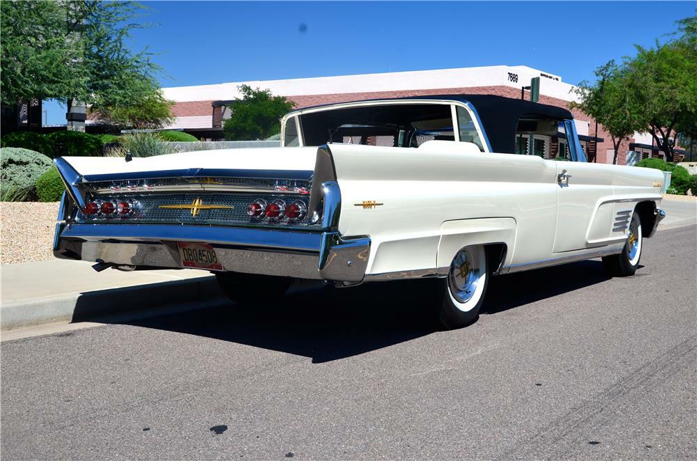 1960 LINCOLN CONTINENTAL MARK V 2 DOOR CONVERTIBLE - Rear 3/4 - 181413