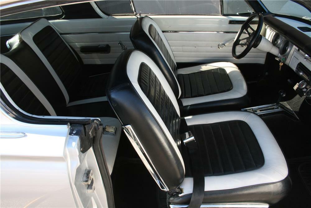 1965 PLYMOUTH BARRACUDA CUSTOM - Interior - 181569