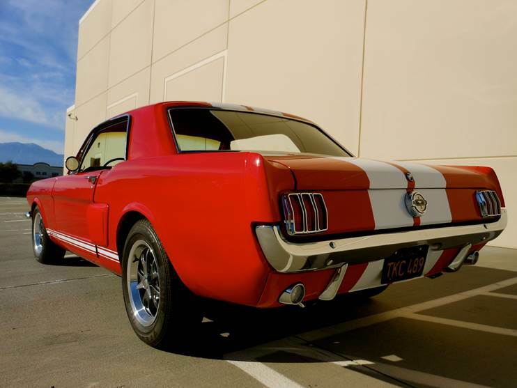 1965 FORD MUSTANG CUSTOM - Rear 3/4 - 181632