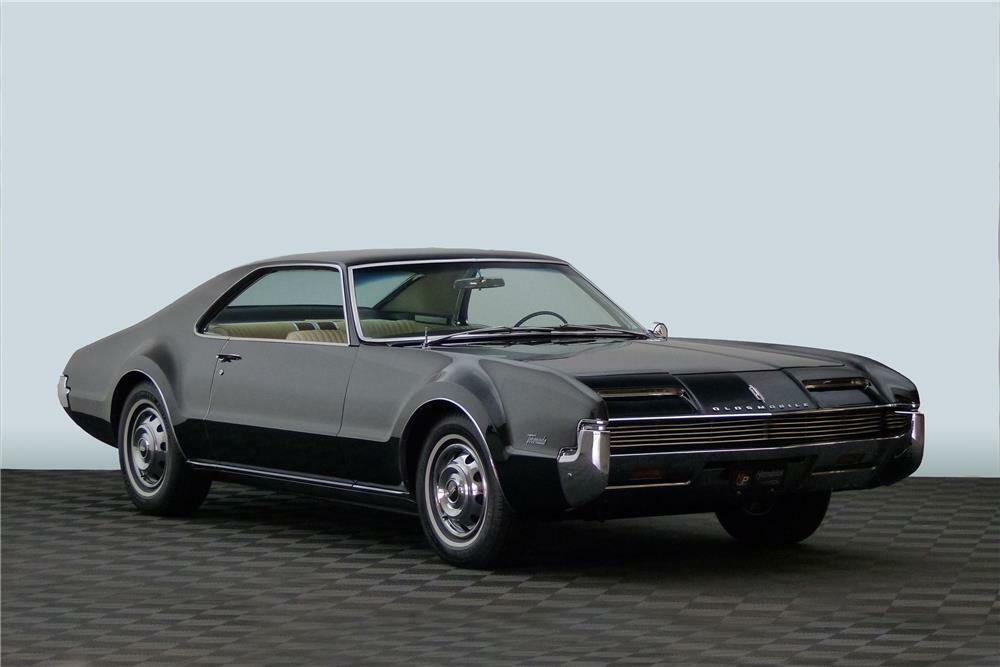 1966 OLDSMOBILE TORONADO - Front 3/4 - 181686
