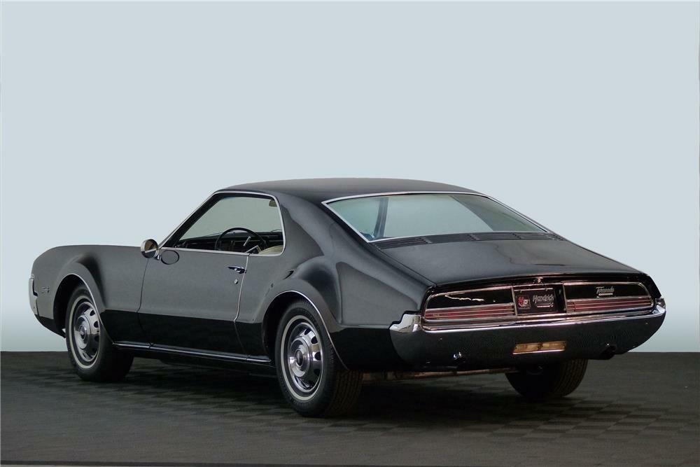 1966 OLDSMOBILE TORONADO - Rear 3/4 - 181686