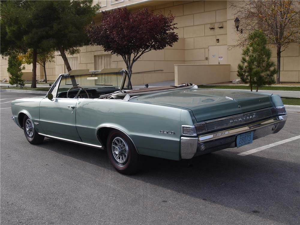 1965 PONTIAC GTO CONVERTIBLE - Rear 3/4 - 181731