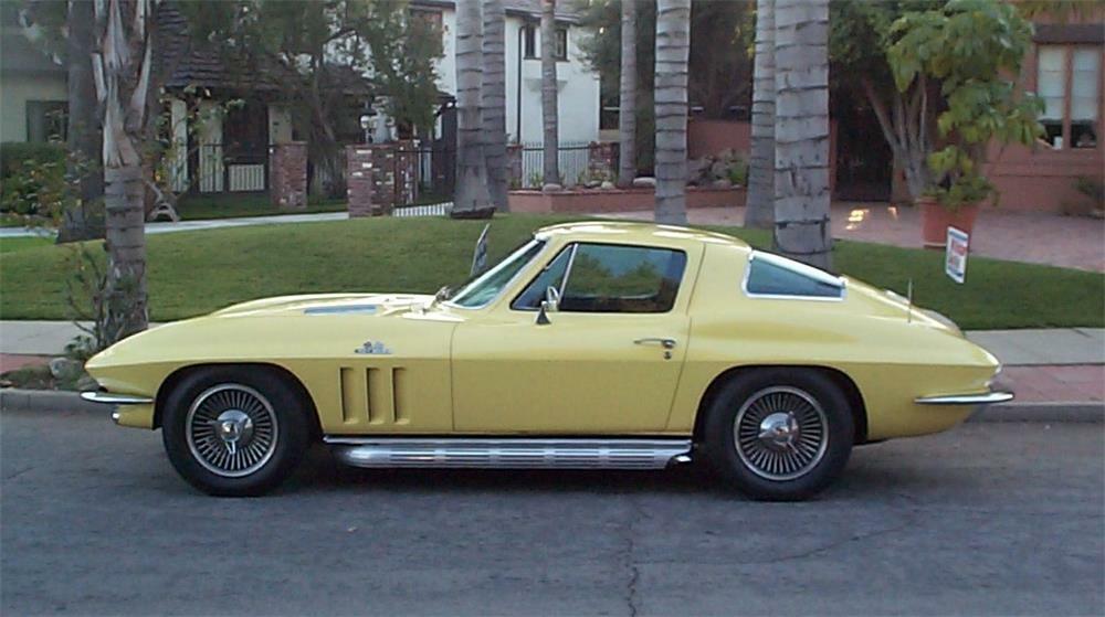 1966 CHEVROLET CORVETTE L72 - Front 3/4 - 182075