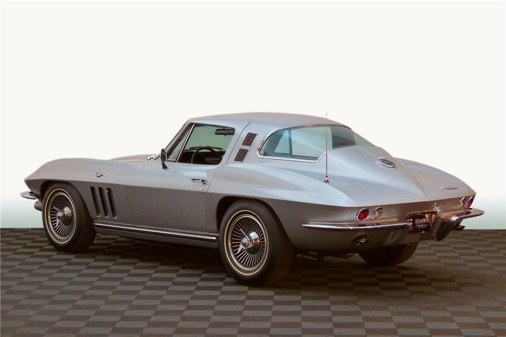 1965 CHEVROLET CORVETTE - Rear 3/4 - 182259