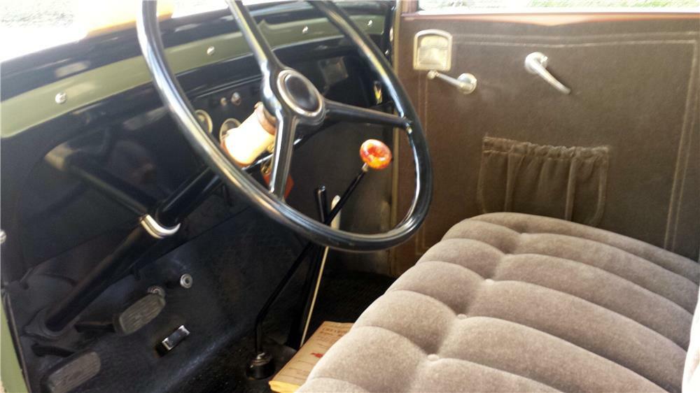1931 CHEVROLET 5-WINDOW COUPE - Interior - 182457
