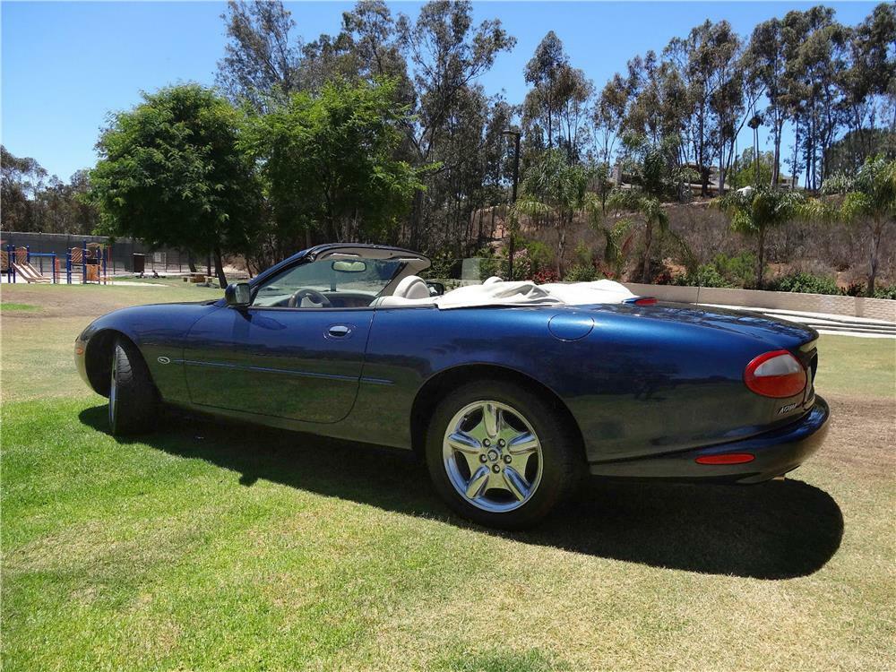1997 JAGUAR XK8 CONVERTIBLE - Rear 3/4 - 182868