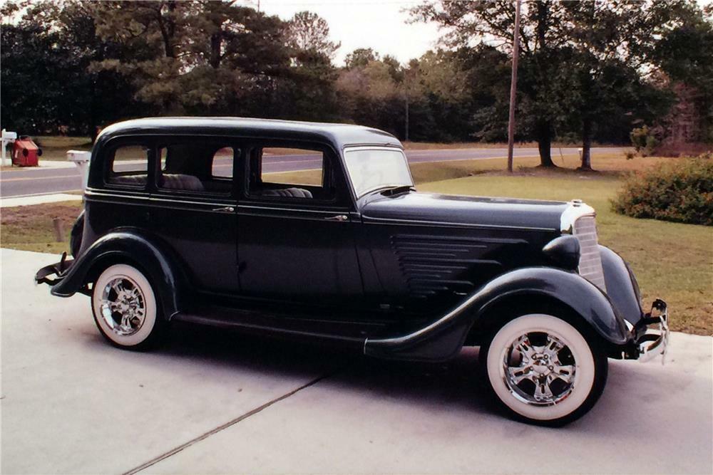 1934 DODGE CUSTOM - Front 3/4 - 183825
