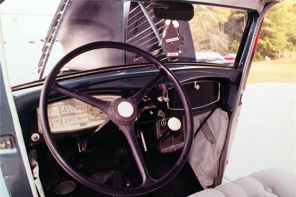 1934 DODGE CUSTOM - Interior - 183825