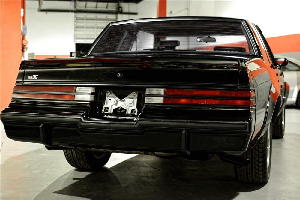 1987 BUICK GRAND NATIONAL CUSTOM COUPE - Rear 3/4 - 184106