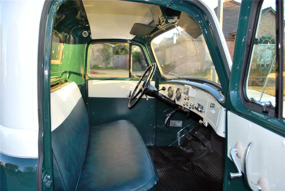 international pickup truck interior