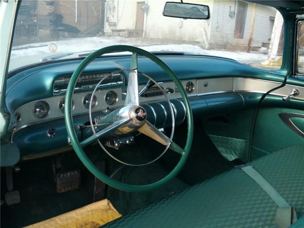 Buick Roadmaster 1955 салон