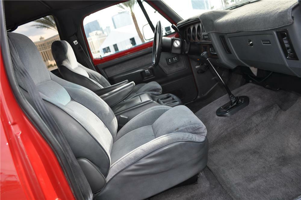 1992 DODGE RAMCHARGER CUSTOM SUV - Interior - 184221