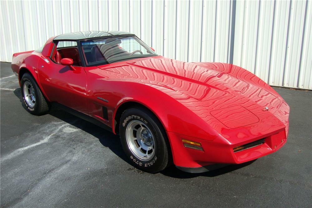 1982 CHEVROLET CORVETTE - Front 3/4 - 184234