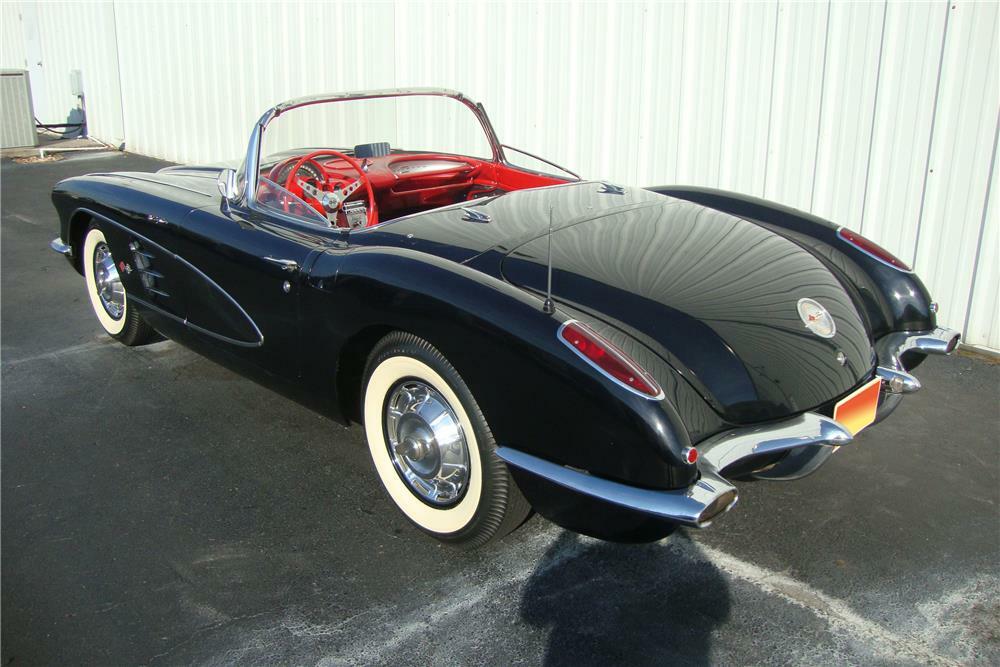 1960 CHEVROLET CORVETTE CONVERTIBLE - Rear 3/4 - 184240