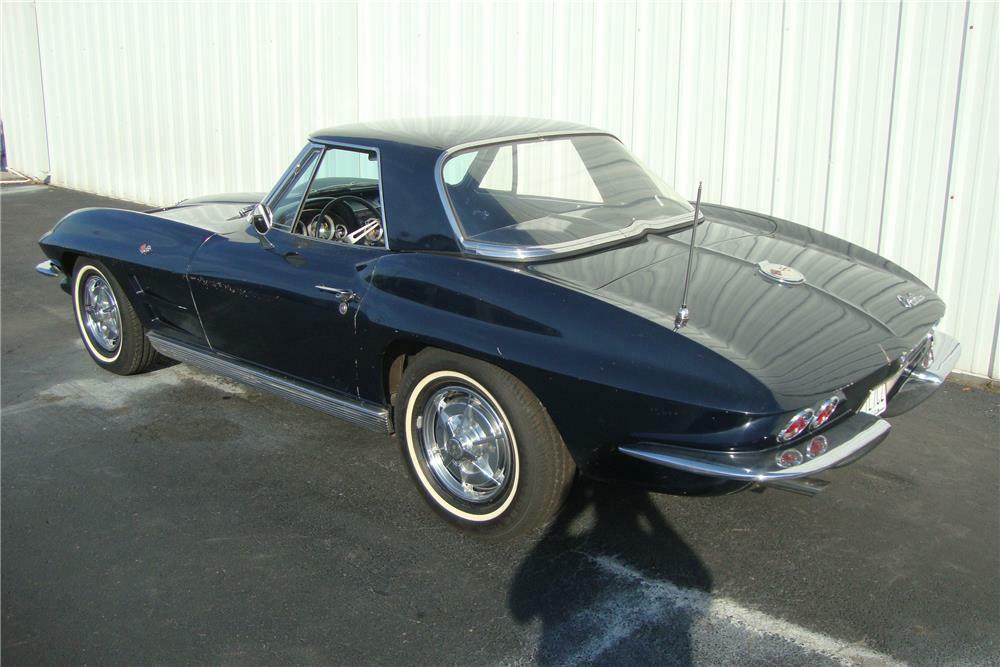 1963 CHEVROLET CORVETTE CONVERTIBLE - Rear 3/4 - 184242