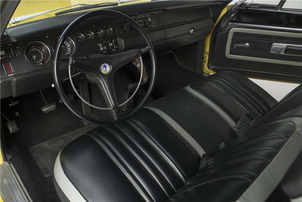 1970 PLYMOUTH SUPERBIRD - Interior - 184419