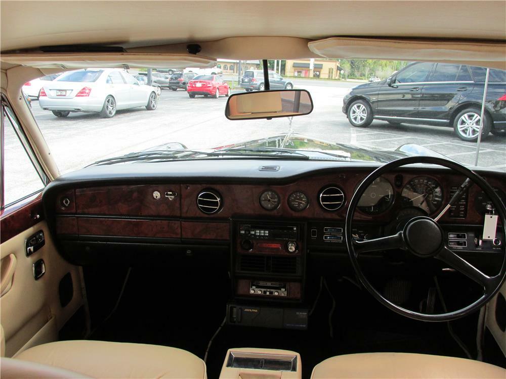1980 ROLLS-ROYCE SILVER SHADOW II - Interior - 184892