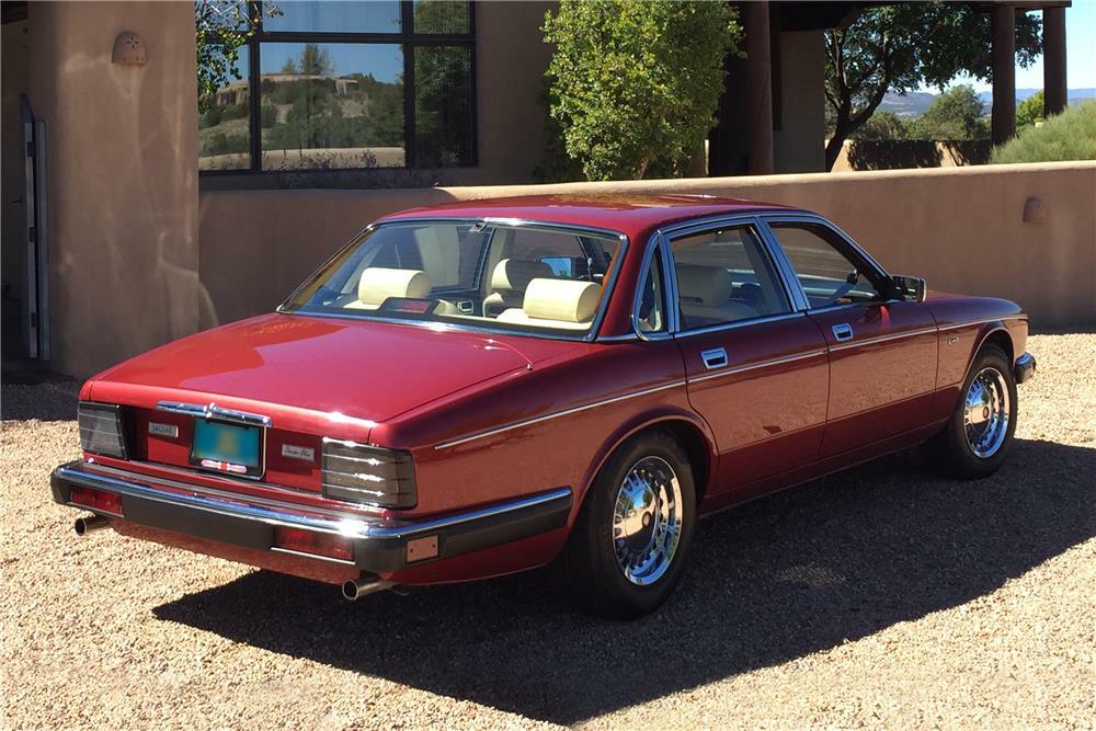 1989 JAGUAR XJ 6 SEDAN - Rear 3/4 - 184915