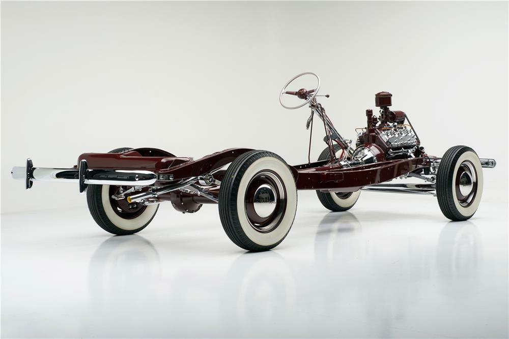 1940 FORD DELUXE CHASSIS - Rear 3/4 - 185518