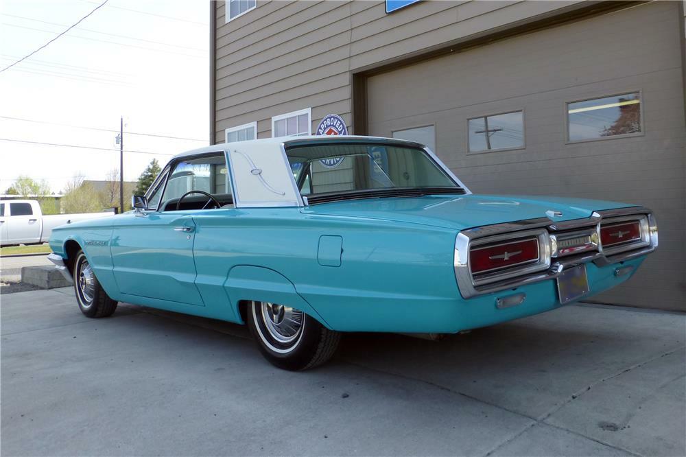 1964 FORD THUNDERBIRD LANDAU - Rear 3/4 - 185606
