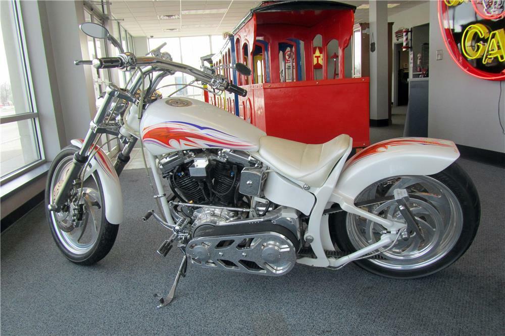 1998 HARLEY-DAVIDSON SOFTAIL CUSTOM MOTORCYCLE - Side Profile - 185748