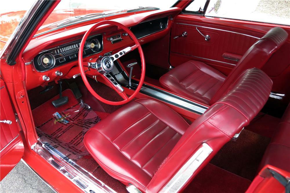 1965 FORD MUSTANG CONVERTIBLE - Interior - 185867