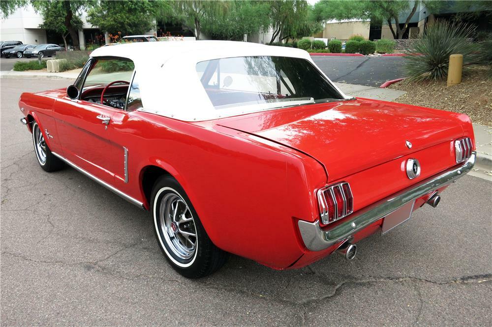 1965 FORD MUSTANG CONVERTIBLE - Rear 3/4 - 185867