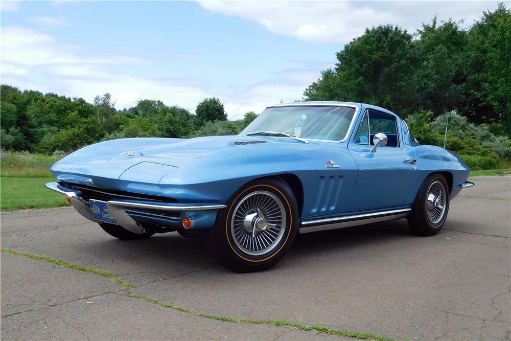 1965 CHEVROLET CORVETTE 396/425 - Front 3/4 - 186111