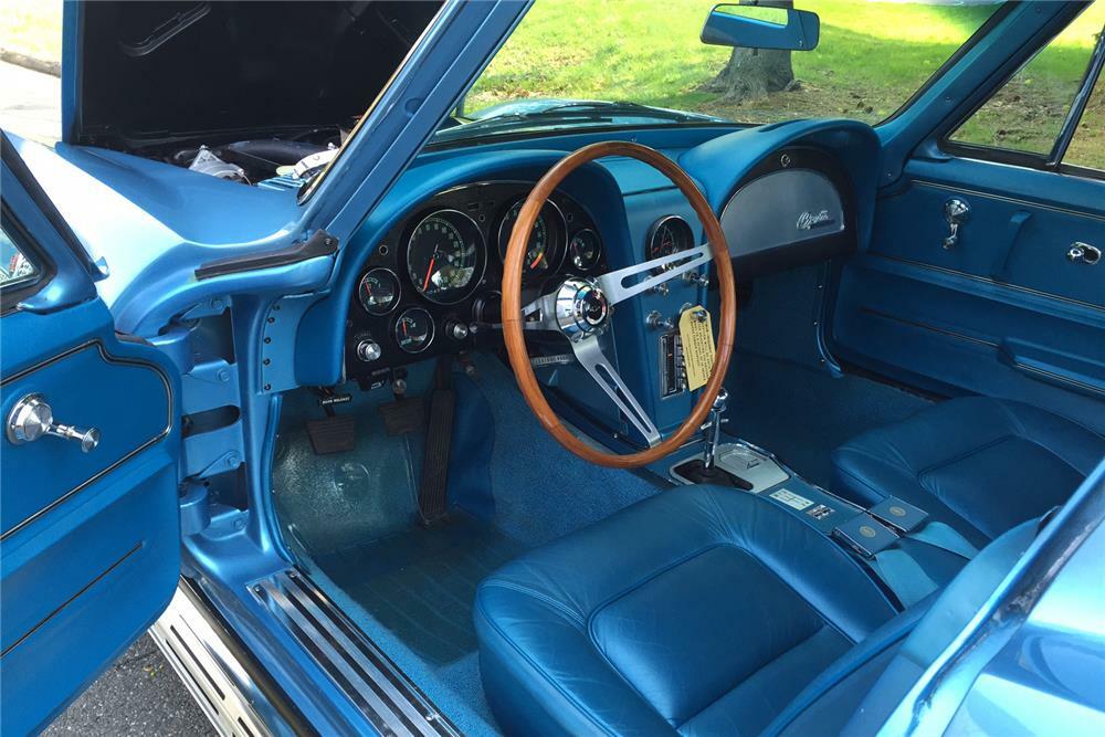 1965 CHEVROLET CORVETTE 396/425 - Interior - 186111