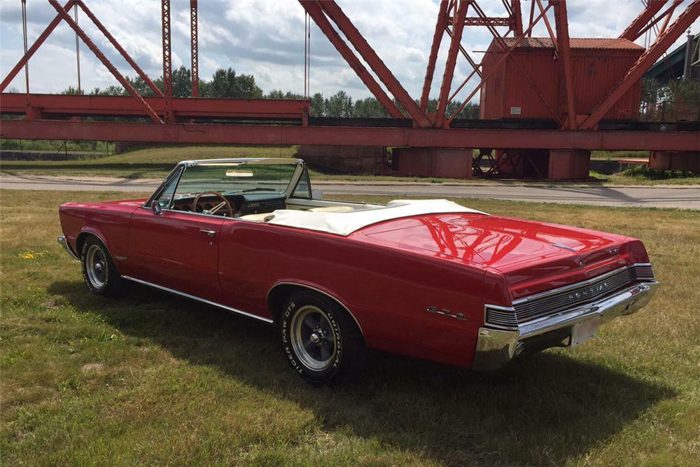 1965 PONTIAC GTO CONVERTIBLE - Rear 3/4 - 187257