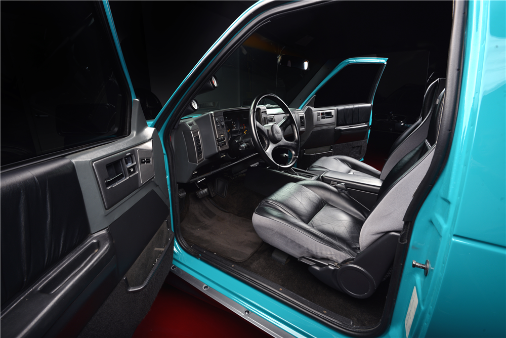 1992 GMC TYPHOON SUV - Interior - 188079