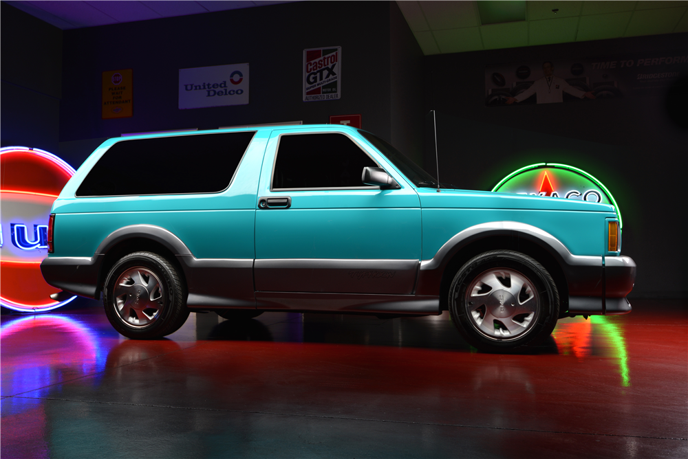 1992 GMC TYPHOON SUV - Side Profile - 188079