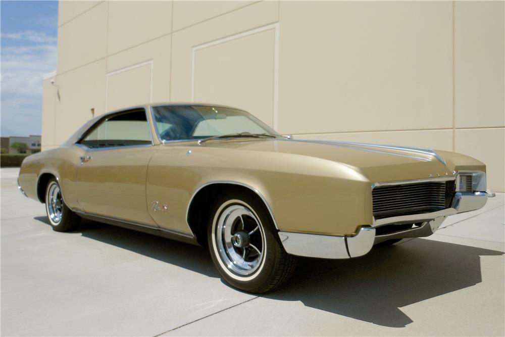 1966 BUICK RIVIERA GS HARDTOP - Front 3/4 - 188100