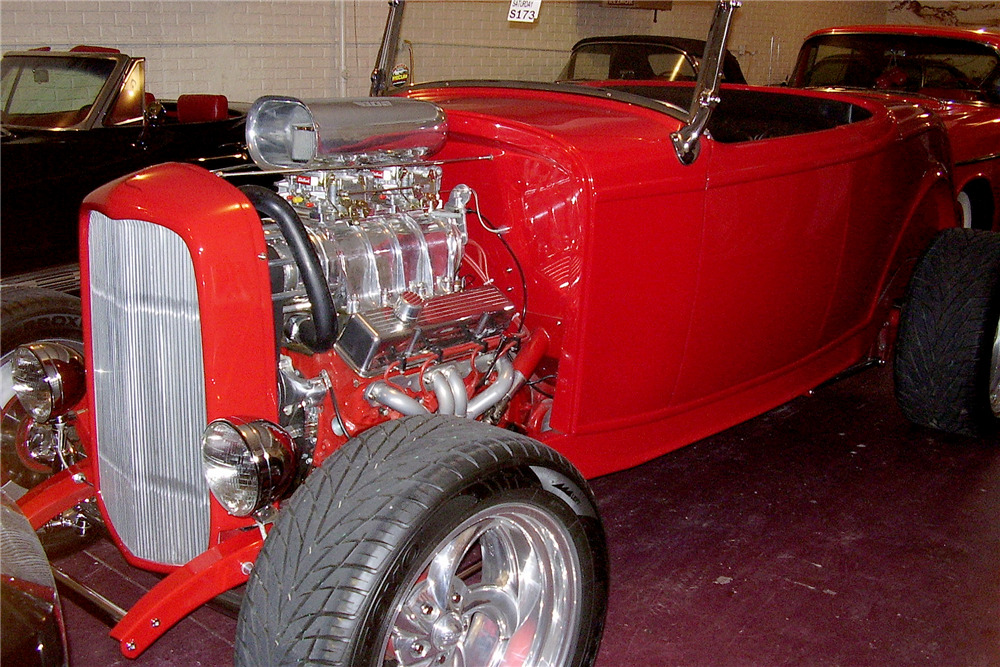 1932 FORD CUSTOM ROADSTER - Rear 3/4 - 188522