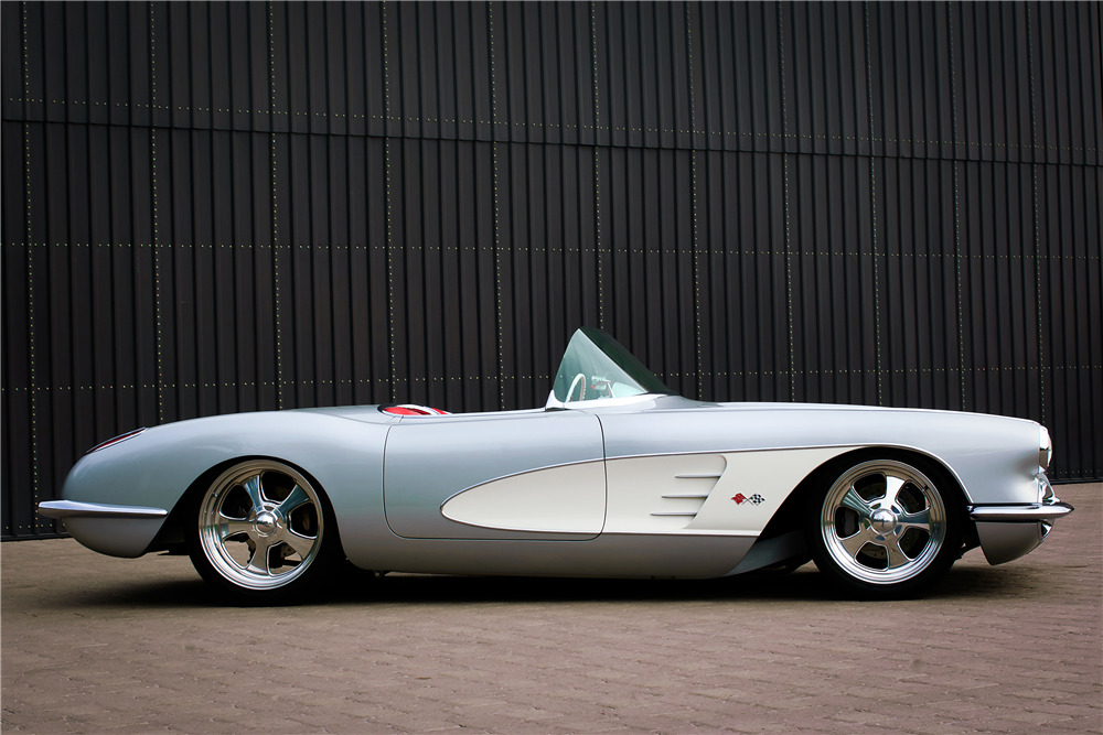 1960 CHEVROLET CORVETTE CUSTOM TOPLESS ROADSTER - Side Profile - 188532