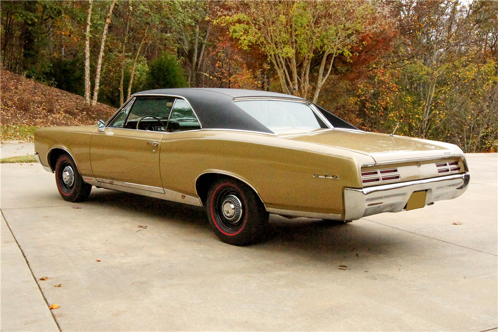 1967 PONTIAC GTO RAM AIR - Rear 3/4 - 188603