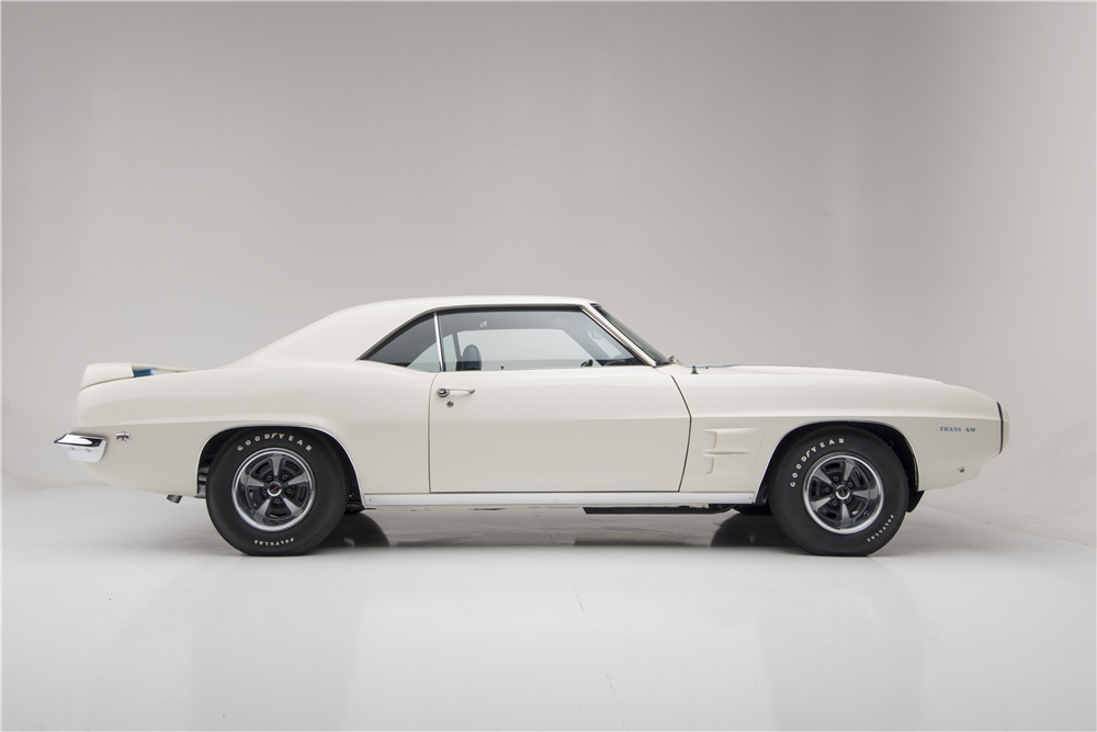 1969 PONTIAC TRANS AM RAM AIR III - Side Profile - 188611