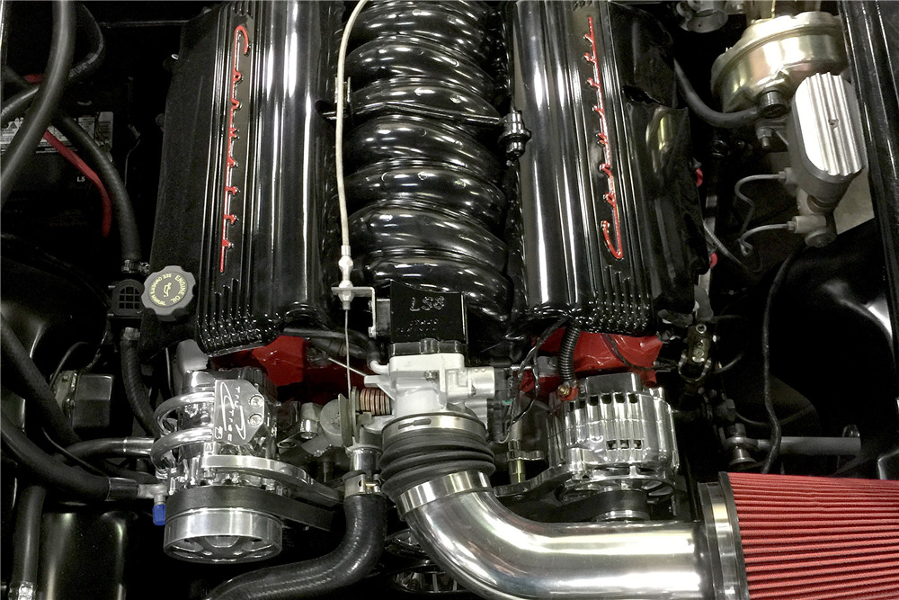 1961 CHEVROLET CORVETTE CUSTOM CONVERTIBLE - Engine - 188619