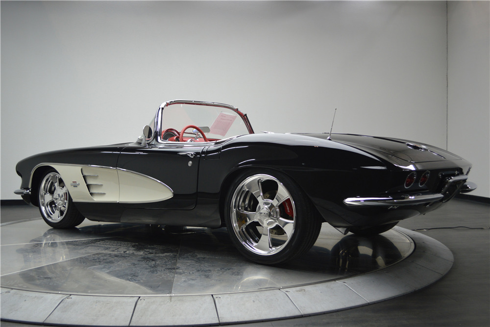 1961 CHEVROLET CORVETTE CUSTOM CONVERTIBLE - Rear 3/4 - 188619