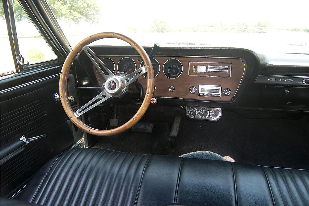 1967 PONTIAC GTO  - Interior - 188698