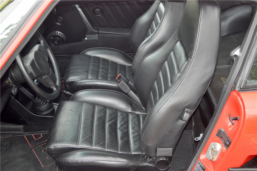 1983 PORSCHE 930 TURBO - Interior - 188722
