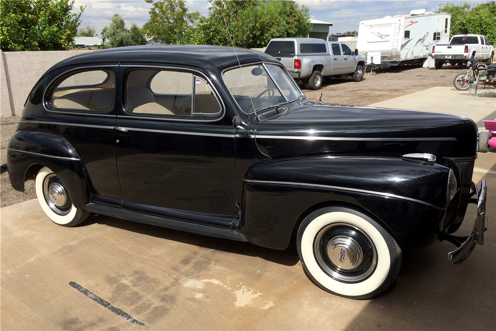 1941 FORD SUPER DELUXE 5-PASSENGER COUPE - Side Profile - 188735