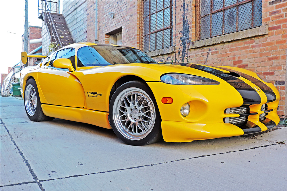2001 DODGE VIPER GTS  - Front 3/4 - 188922