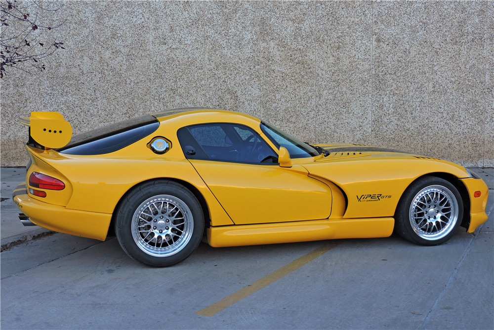 2001 DODGE VIPER GTS  - Side Profile - 188922