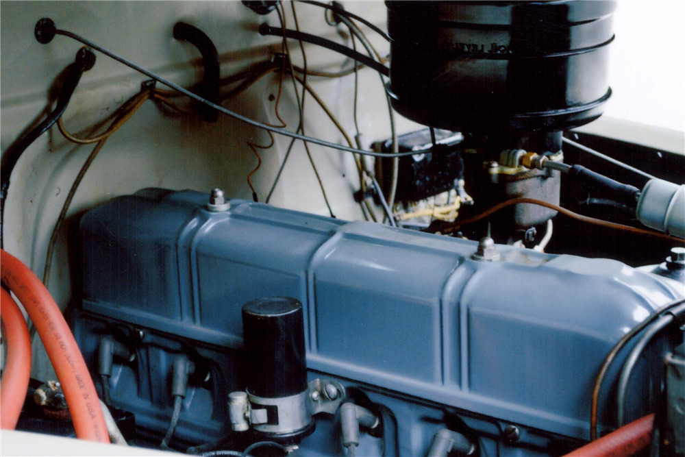 1948 CHEVROLET FLEETLINE AEROSEDAN - Engine - 189102