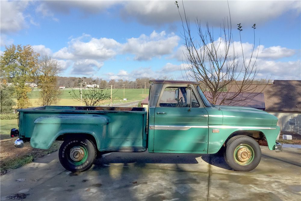 1966 CHEVROLET C-15 PICKUP - Side Profile - 189113