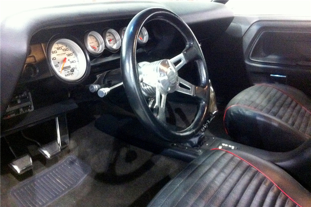 1970 DODGE CHALLENGER CUSTOM HARDTOP - Interior - 189139
