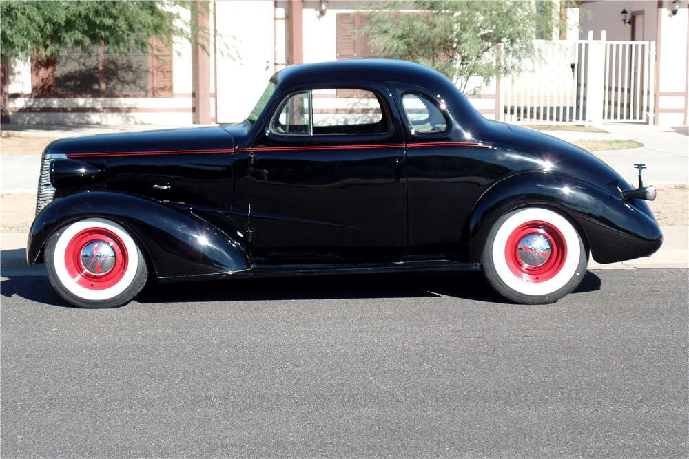 1938 CHEVROLET MASTER CUSTOM COUPE - Side Profile - 189169