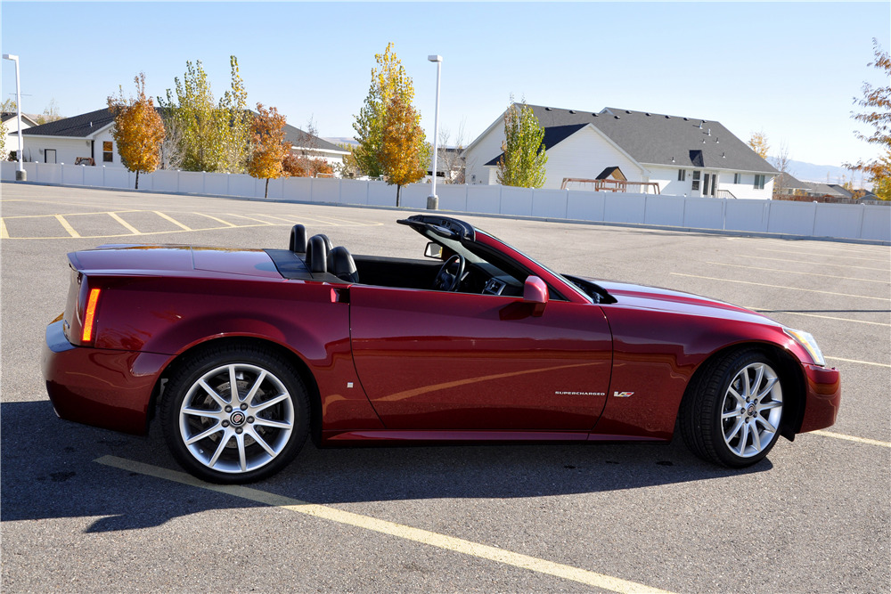 2006 CADILLAC XLR-V ROADSTER - Side Profile - 189198