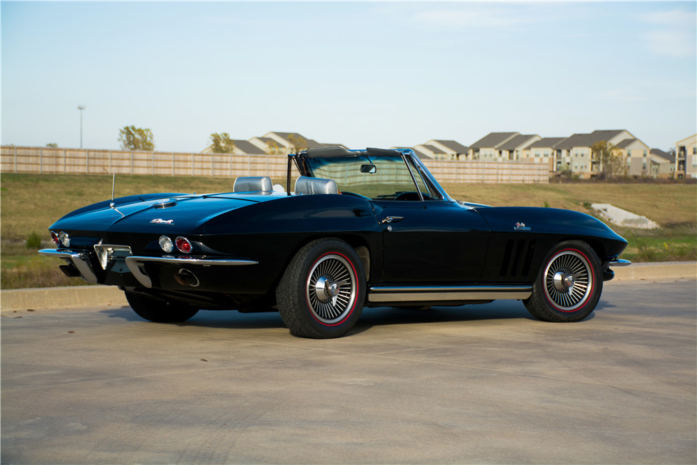 1965 CHEVROLET CORVETTE CONVERTIBLE - Rear 3/4 - 189313